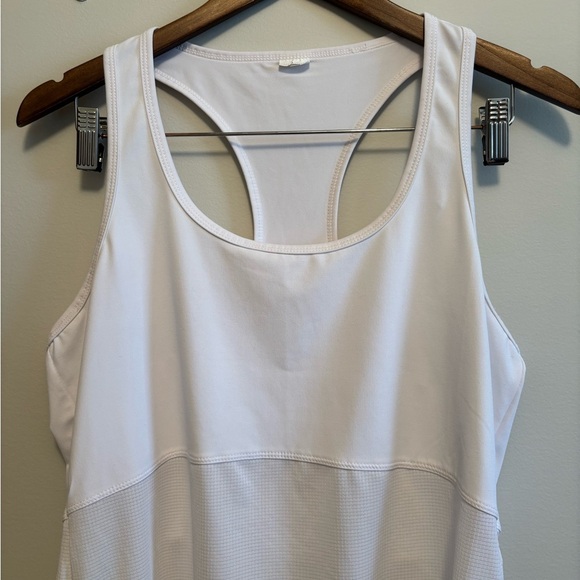 ✨$8 CLEAR-OUT✨ Fabletics Sport Workout Ruched Racerback Active Tank Top White - Picture 2 of 5